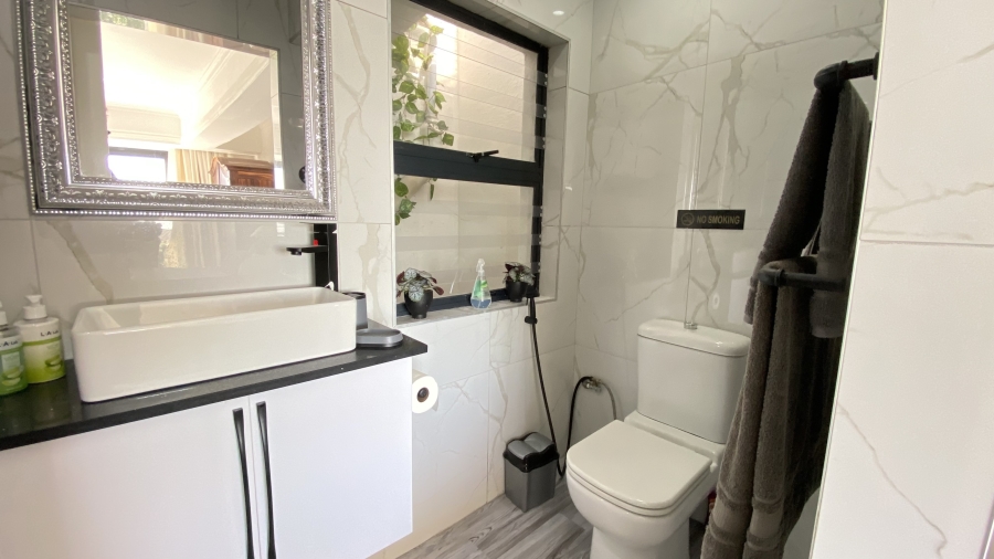 3 Bedroom Property for Sale in Seaforth Western Cape